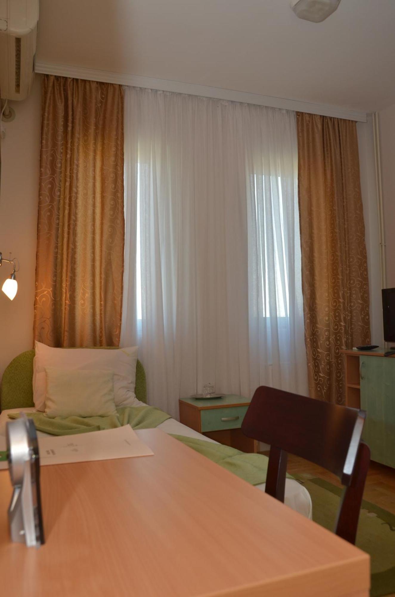 Hotel Dragovic スメデレヴォ 部屋 写真