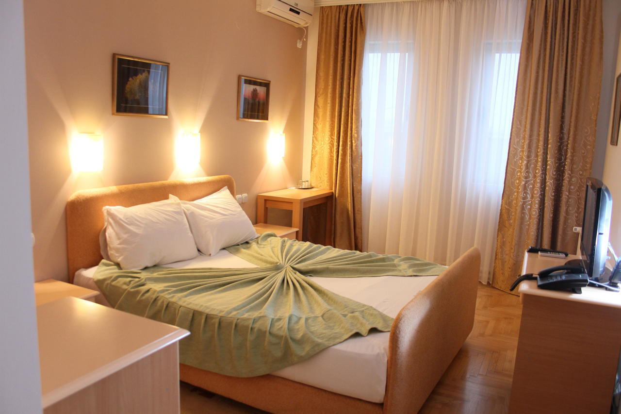 Hotel Dragovic スメデレヴォ 部屋 写真