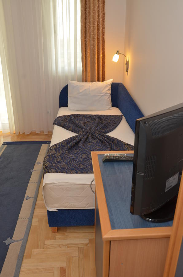 Hotel Dragovic スメデレヴォ 部屋 写真