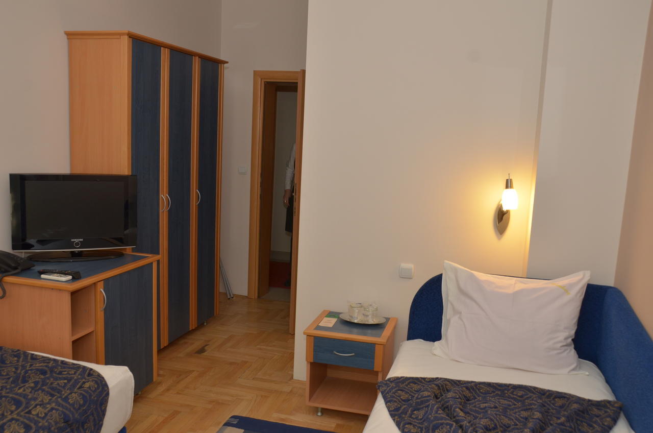 Hotel Dragovic スメデレヴォ 部屋 写真